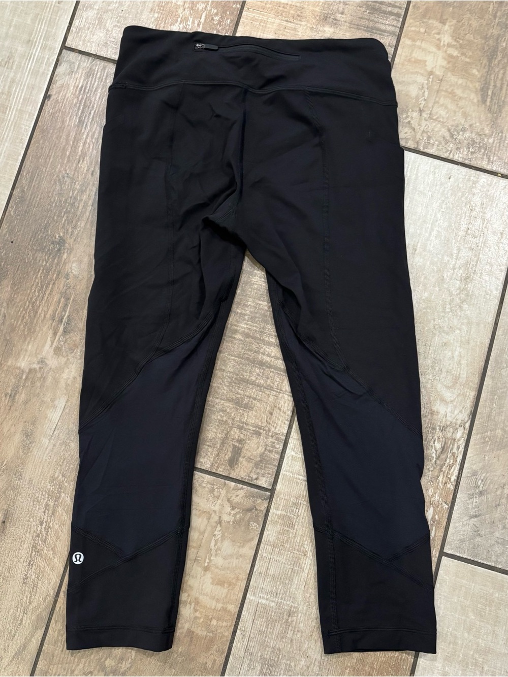 Lululemon black cropped leggings women’s size 6